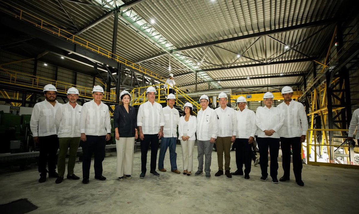 itobisono's tweet photo. Me llena de satisfacción haber acompañado este proyecto desde sus inicios y verlo hoy convertido en una realidad. Junto al presidente @luisabinader y la vicepresidenta @RaquelPenaVice, participé en la inauguración de EcoAcero, una muestra de la confianza que genera nuestro país para la inversión y del potencial que tiene la República Dominicana para seguir consolidándose como una potencia industrial. 🇩🇴

Felicito a la familia Estrella, especialmente a Pedro Estrella, CEO de la empresa, por hacer posible esta gran visión.
