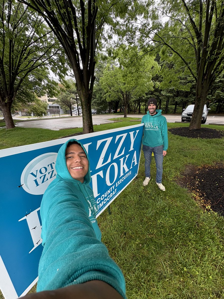 CouncilmanIzzy's tweet photo. Rain or shine, we’re knocking doors, installing signs and meeting residents where they are every day.  

Nothing is going to stop us from showing up and connecting with voters to learn about the issues affecting them — one door and conversation at a time. https://t.co/6SMdvJGhBb