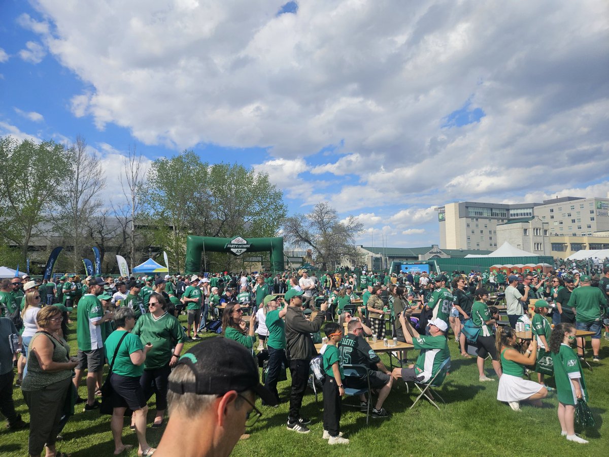 GCFunPolice's tweet photo. On duty @sskroughriders game https://t.co/8PuPVPQTPW