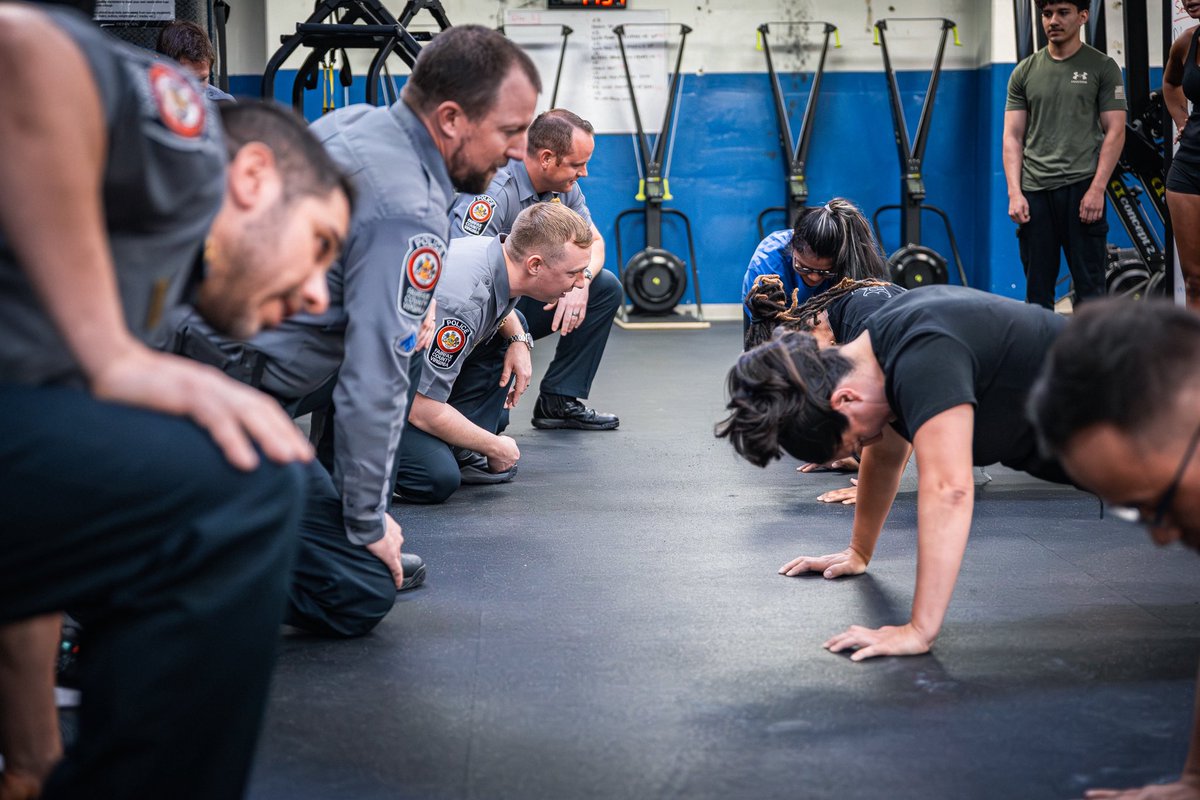 FairfaxCountyPD's tweet photo. Strength, grit and a great turnout. 💪

Today’s @JoinFCPD Combine Event gave future applicants a chance to train, compete and get a firsthand look at the physical side of the hiring process.

Are you ready for the challenge? https://t.co/XFuwEUgLcA