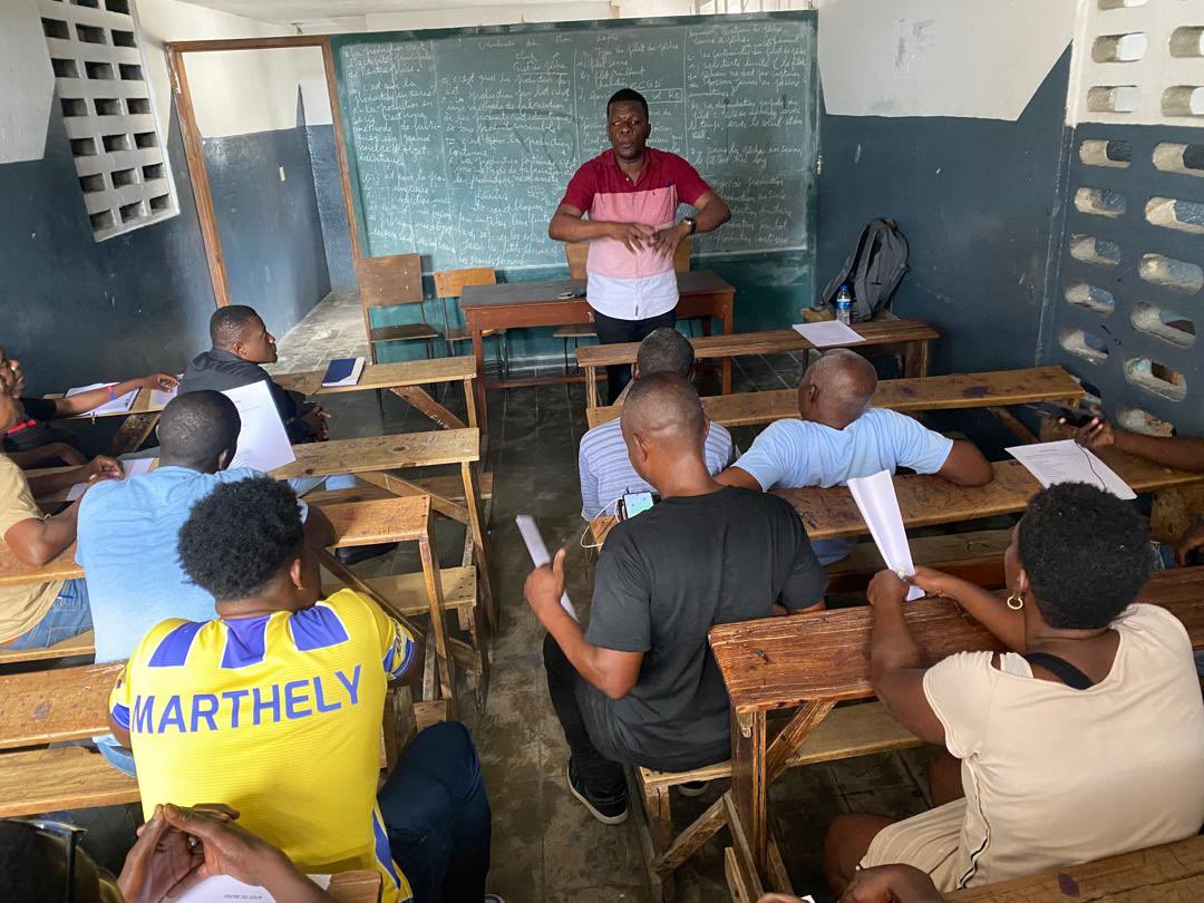 ArnelREMY2's tweet photo. Partir à la recherche des griefs et des revendications des habitants de la commune de DELMAS pour  les porter par devant qui de droit , telle est la nouvelle mission de Me Arnel REMY, fils authentique de DELMAS!
Delmas pou pitit DELMAS !
Delmas ap tann ou! https://t.co/toALFlr21b