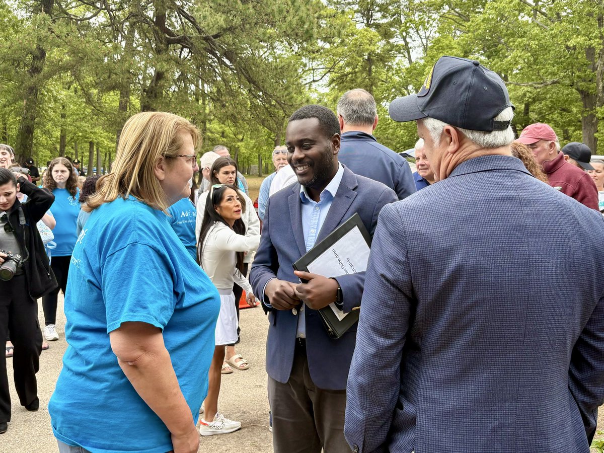 RepGabeAmo's tweet photo. Joined the moving dedication of the Christine Conrad Lane Memorial Dog Park.

Christine, who was tragically lost in the Flight 5342 crash with her son Spencer, loved dogs & volunteered at Rhode Home Rescue.

Thanks to Doug Lane, the Barrington community & volunteers for their work.