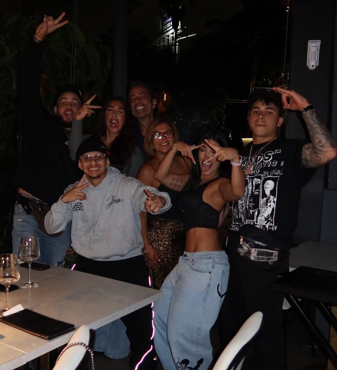 nickbenitoj's tweet photo. Los mejoresssss 💖
 #NadieComoNosotros https://t.co/QkuOVyWVud