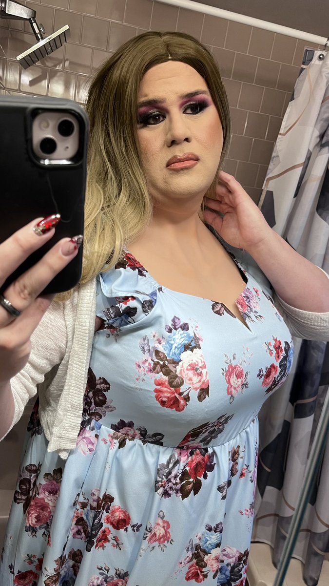 Doctor_DRM's tweet photo. We’re looking hella girly tonight! https://t.co/0dCe72jZDY