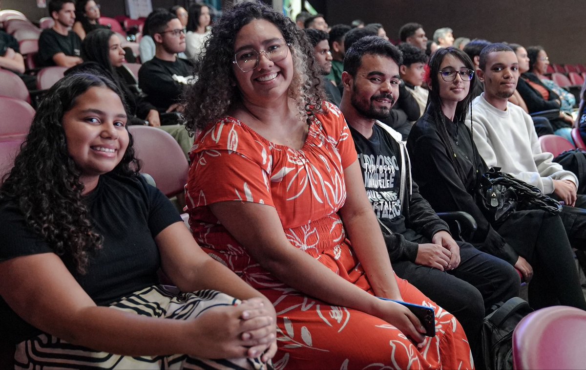 AdventistasARF's tweet photo. Criatividade, tecnologia e missão reunidas no encontro “Criados para Criar”!

Em Itaboraí, equipes de comunicação, líderes e adolescentes participaram de treinamentos sobre Canva, inteligência artificial e estratégias para fortalecer a comunicação da igreja e o evangelismo. https://t.co/TBSeDYGx18