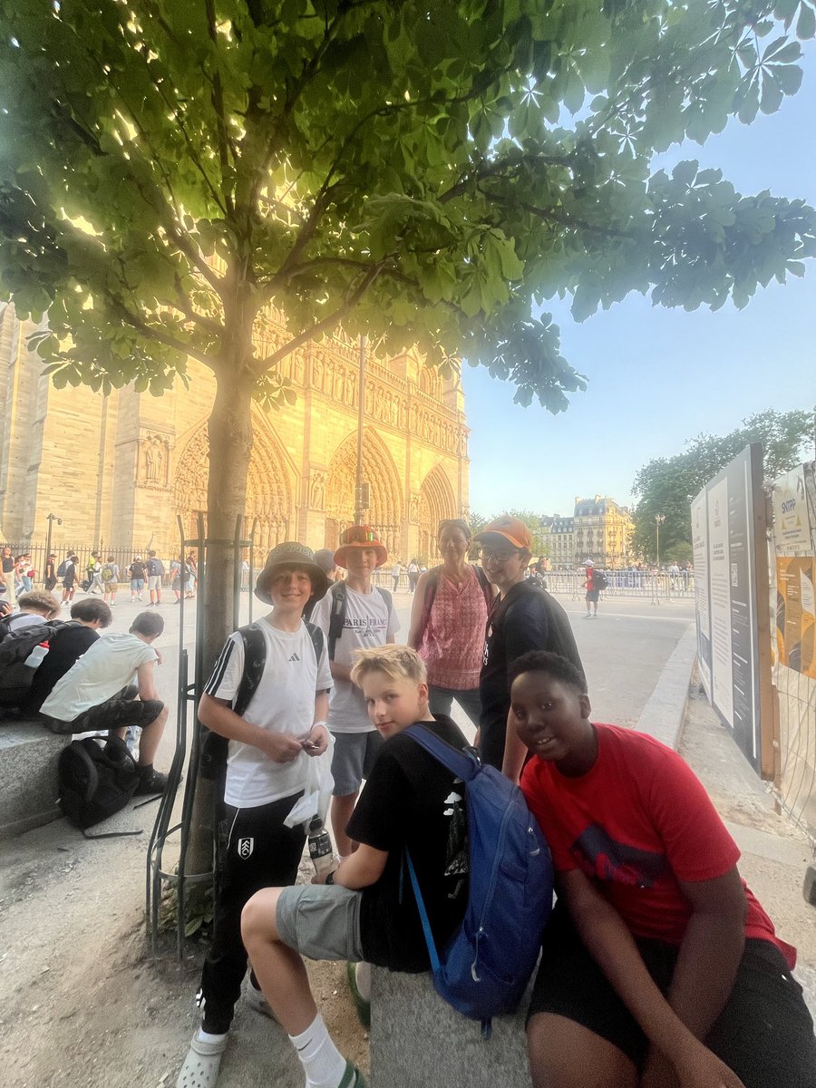FBS_MFL's tweet photo. Visiting the Notre Dame -  didn’t spot Quasimodo @FulhamBoys https://t.co/PSLu5Xq2gm