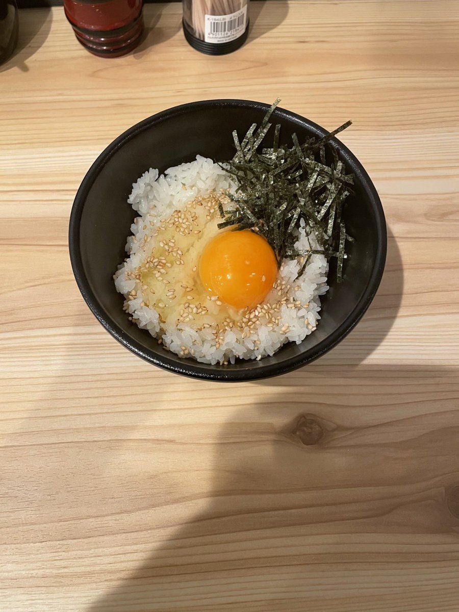 ysoba24's tweet photo. おはようございます。
本日より日曜日営業開始します。
ご飯もののもいなり、カレーに続き、TKG とおにぎりも今日より始めます。
皆様のご来店お待ちしております🙇‍♂️🙇‍♀️
#たまごかけご飯
#TKG
#ゆうちゃん蕎麦
#西新井
#足立区 https://t.co/rQaHIAQX9M
