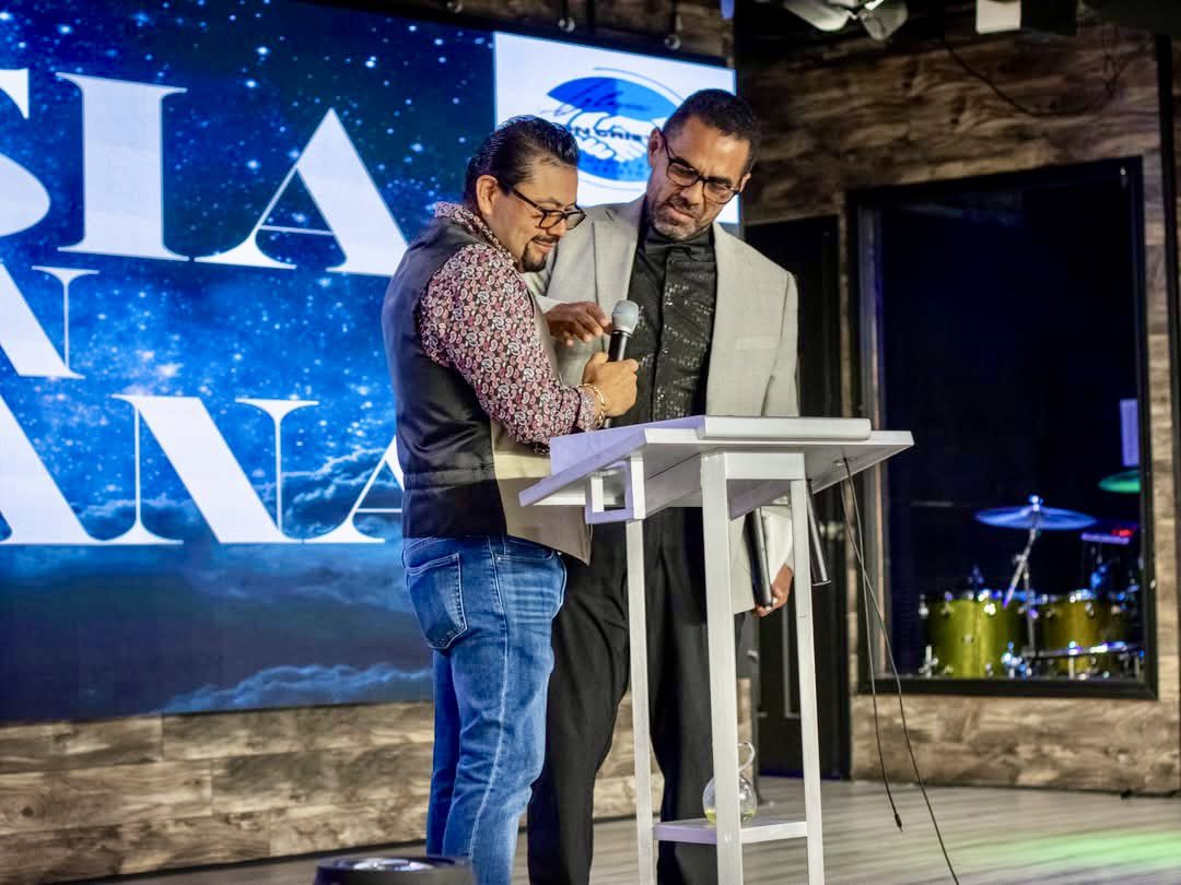 erickporta's tweet photo. Que tiempo más maravilloso tuvimos en Iglesia Unión Cristiana Memphis en su servicio/Vigilia. Dios nos sorprendió con cosas poderosas. A él sea toda gloria. Gracias pastores Norberto Ana Ruth Chirinos por la honra de invitarnos. https://t.co/WRNTHwzIE3