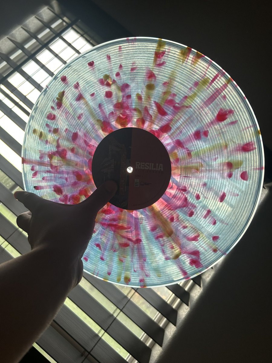 skeletorisreal's tweet photo. My homie Ben got me the new Resilia album on vinyl 🔥🔥🔥 https://t.co/PWJCRW9JxD