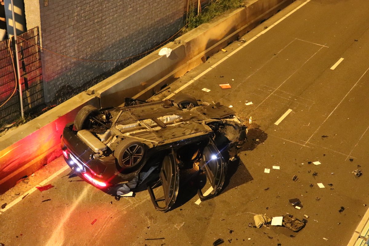 martindamen58's tweet photo. #Ravage en #viergewonden bij eenzijdig #verkeersongeval #auto #BMW op de DR. J.M. den Uylweg thv Wibautstraat in #Zaandam via Barriers op zijn kop. Het ongeval vond om 23.43 uur plaats. Vele hulpdiensten #politie #ambulances en #brandweer en #traumateam ter pl. #PD onderzoek #pol https://t.co/wPHVzqziQl