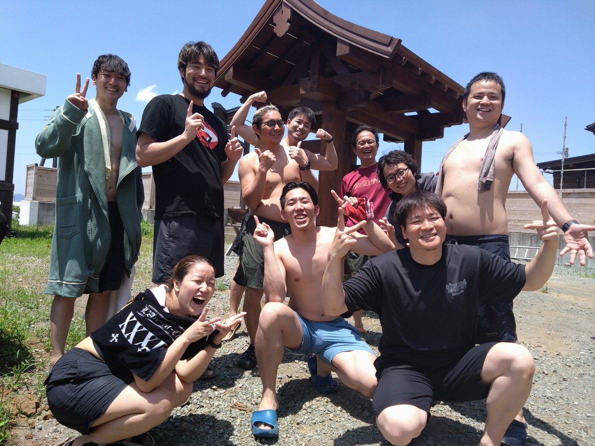 TAKAHIO811's tweet photo. 僕久保アウフグースフェス！
サウナ、肉最高。
久々のあがんなっせでオジ・マービックさんは圧巻‼︎
良い休日。
#僕久保アウフグースフェス
#トトノウバイ
#あがんなっせ
#オジ・マービック
#日焼けがエグい https://t.co/CGibHWRwL4