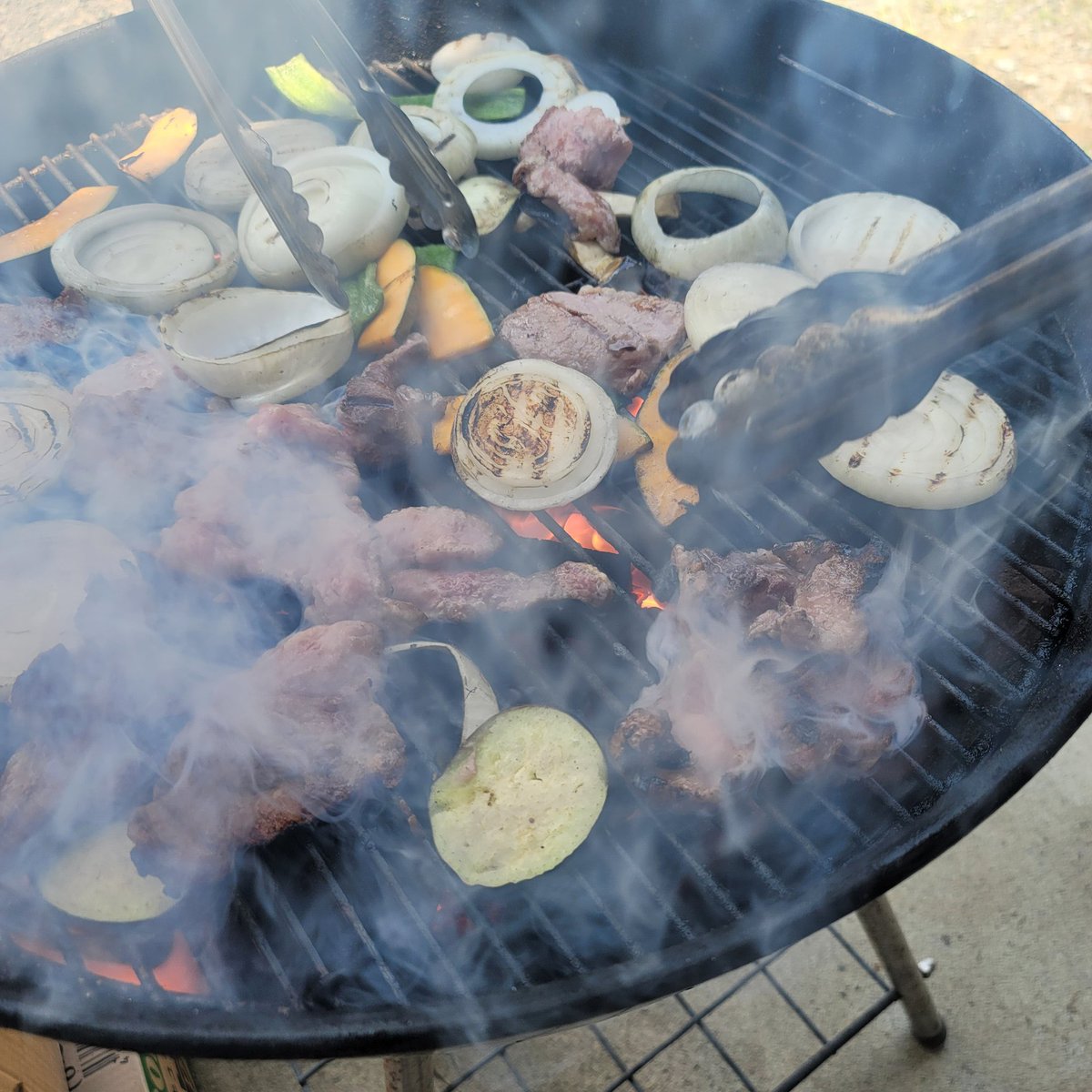 TAKAHIO811's tweet photo. 僕久保アウフグースフェス！
サウナ、肉最高。
久々のあがんなっせでオジ・マービックさんは圧巻‼︎
良い休日。
#僕久保アウフグースフェス
#トトノウバイ
#あがんなっせ
#オジ・マービック
#日焼けがエグい https://t.co/CGibHWRwL4