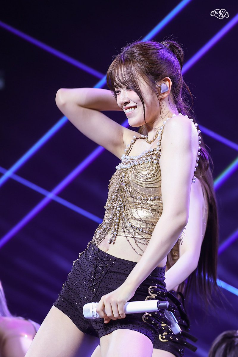 IVE AN YUJIN 아이브 안유진 tweet media