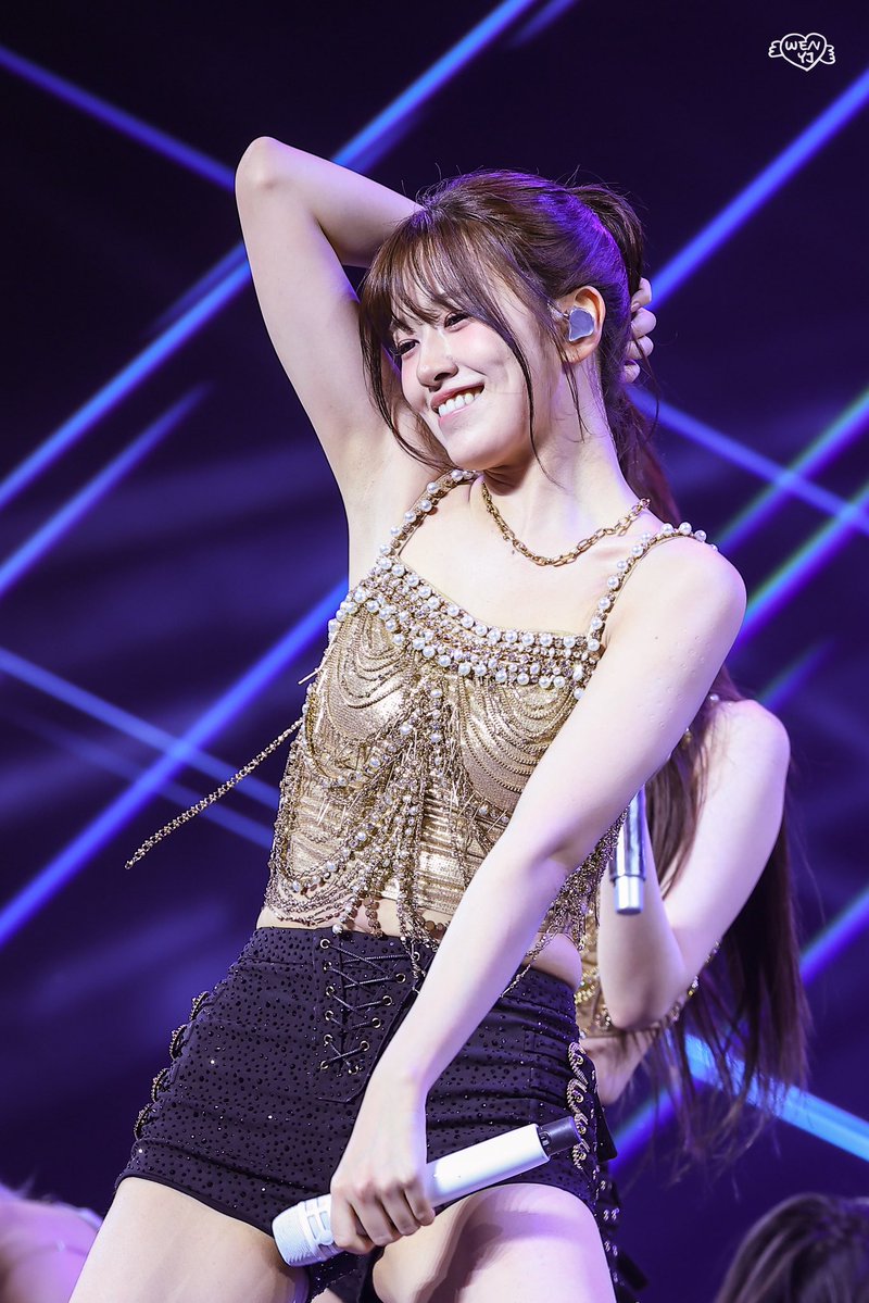 IVE AN YUJIN 아이브 안유진 tweet media