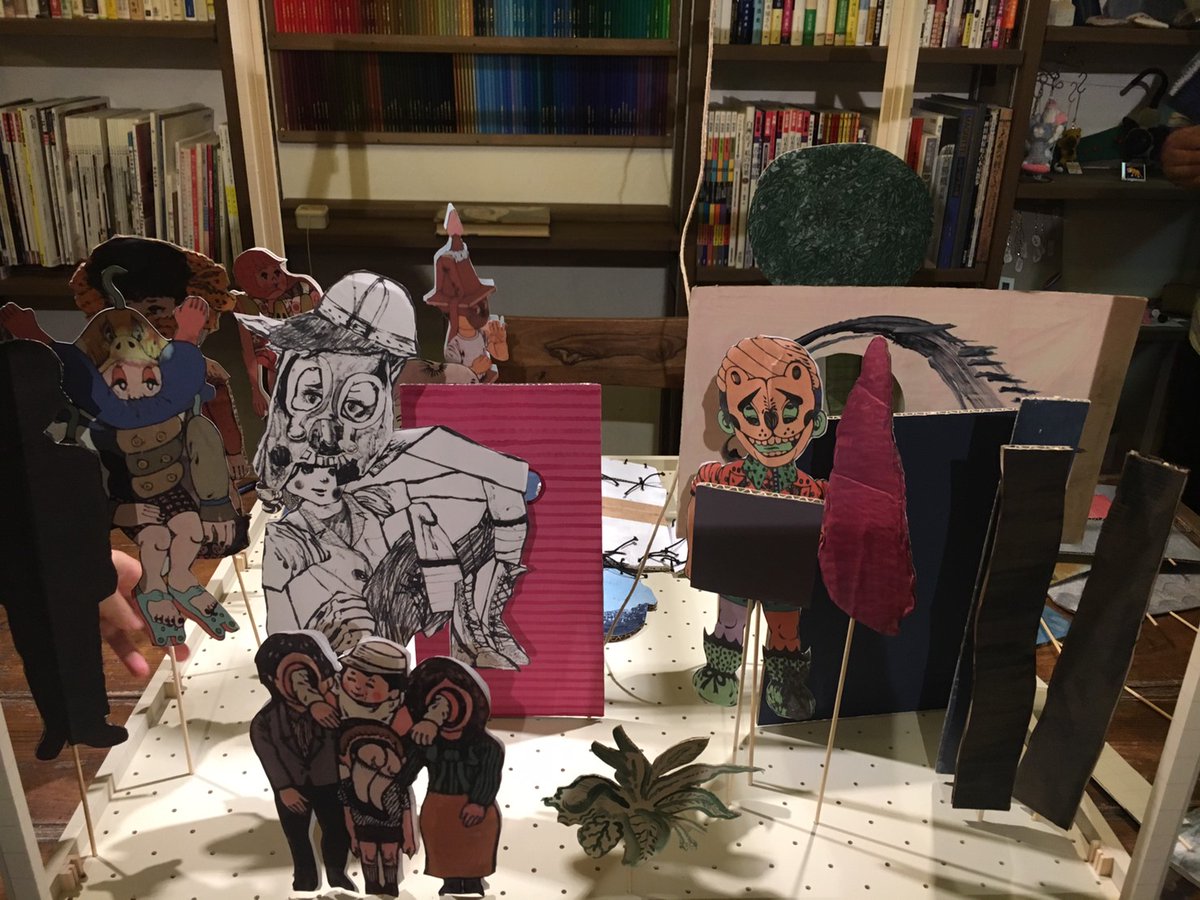 muhosha_gomi's tweet photo. 《プレイバックシアターとは》
観客の語る出来事を俳優が即興で演じ返す演劇です。語る人、見る人、演じる人がひとつの場を共有しながら、物語を立ち上げていきます。

《ゆめみるきかい》
香港演劇祭STBD招聘、HIROSHIMA演劇祭参加、など、さまざまな場所・人・テーマで上演を行ってきました。 https://t.co/rduPnHQP3U