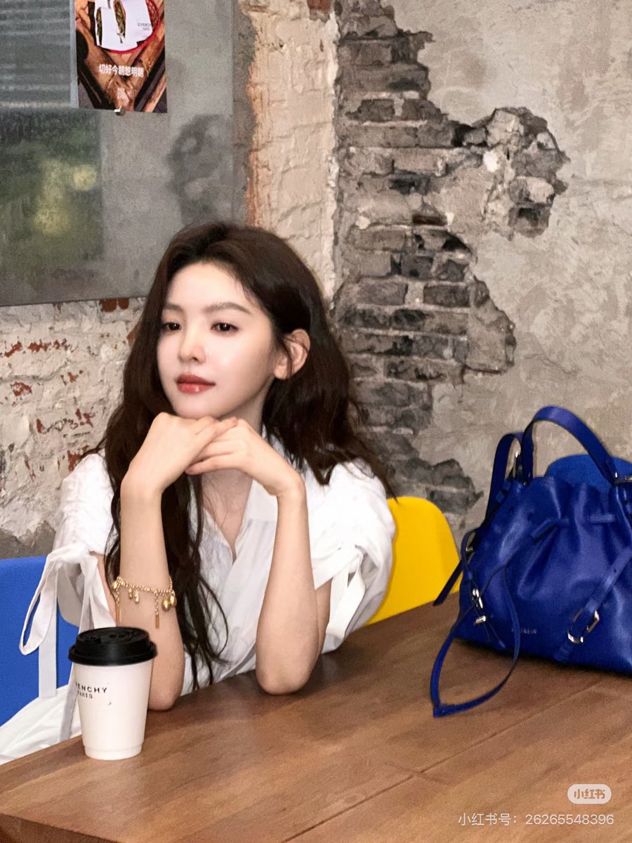 푸 tweet media