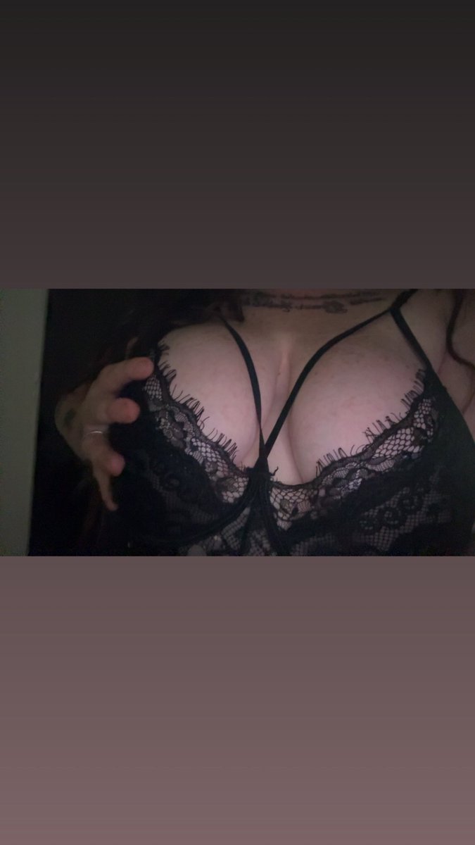 your fav milf tweet media