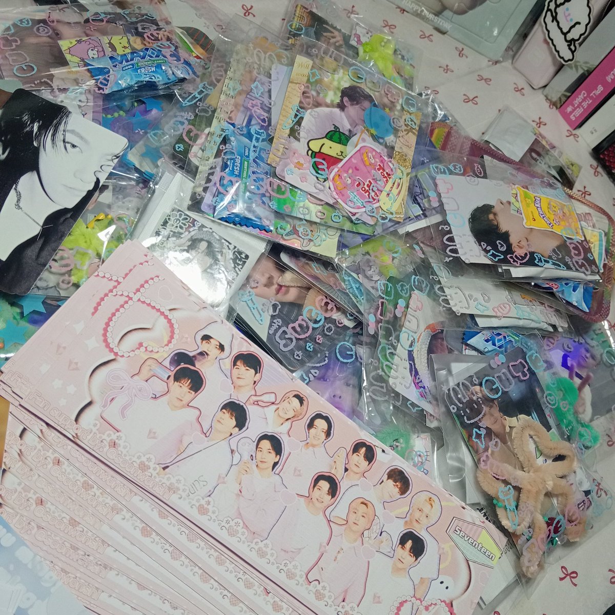 wnslover's tweet photo. SEE YOU LATER CARATDEUL ~ 🫶

Fan support by: @soonwonshi 

#ThisIsSVTAtAMMB
#FanNightsAtAMManilaBay https://t.co/54xhhvRah2