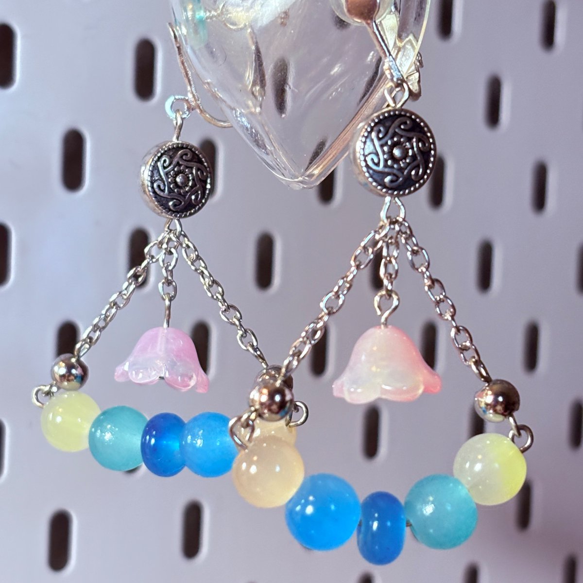 ukimira_'s tweet photo. I made Ren-ren inspired earrings! Iโm hoping I get to show them off this summer while Iโm out adventuring! ๐๐ค
#MirrenWaters #WatersWorks https://t.co/tNPdLRWBdS