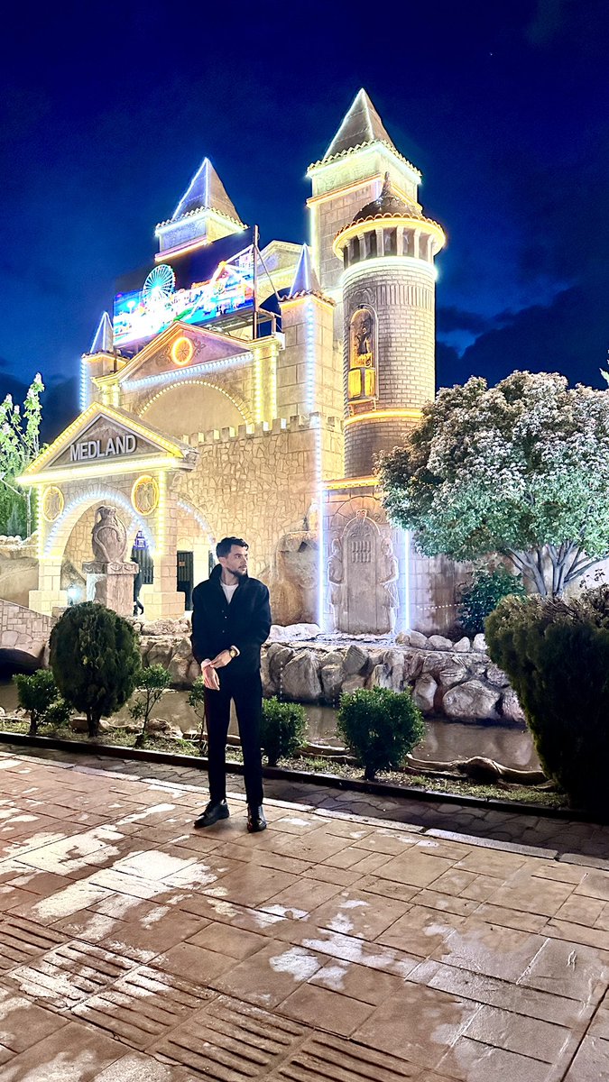 Yuzzarsiiff1's tweet photo. Masallar Albayım Masallar..🌹 https://t.co/eFYZkUmeis