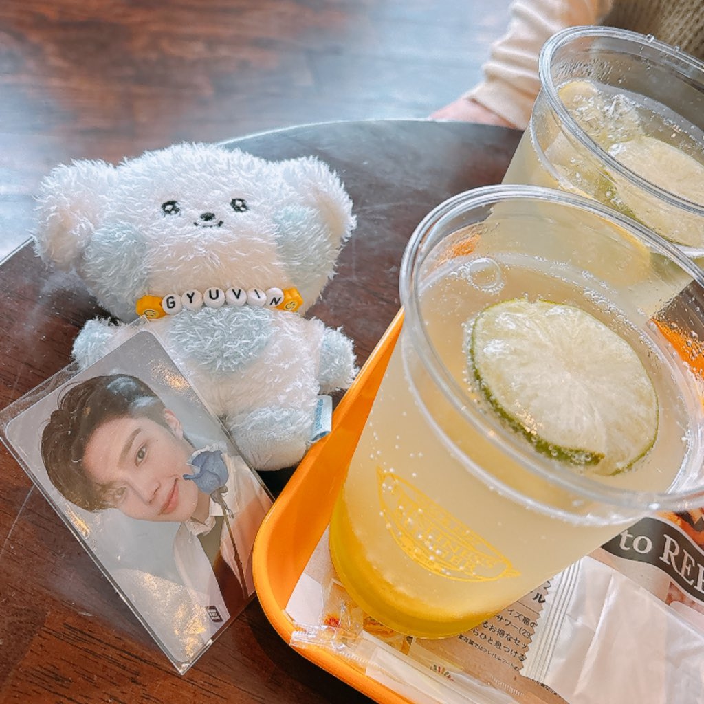 shima_zerose's tweet photo. 少しずつ集合していくのかわいい💙 https://t.co/Sf98cQjrek