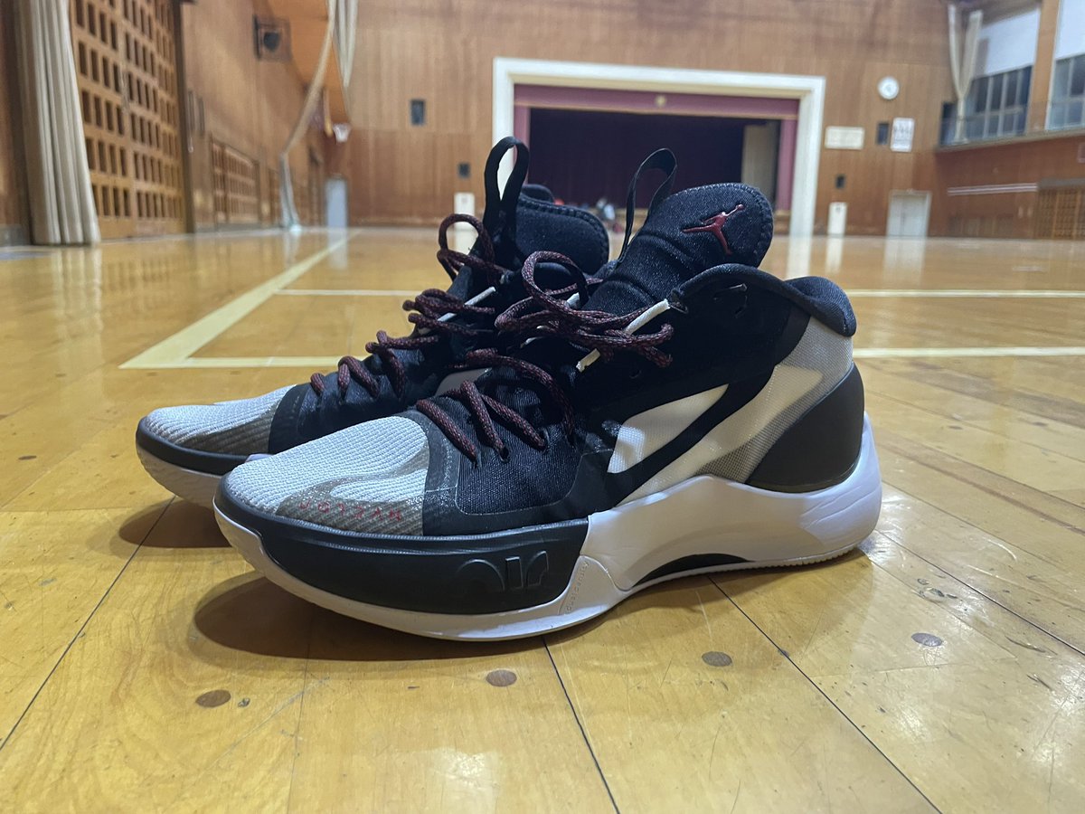 No_name_oj's tweet photo. 土曜🏀

市外クラブチームにて

どうやら自分が行く日と行けない日とで参加者が激変してるらしい😰
なので黙々とshooting

今夜はzoom separate
縦zoom好き😊

#zoomseparate
#スジオカボード https://t.co/jLqDzxHfFp
