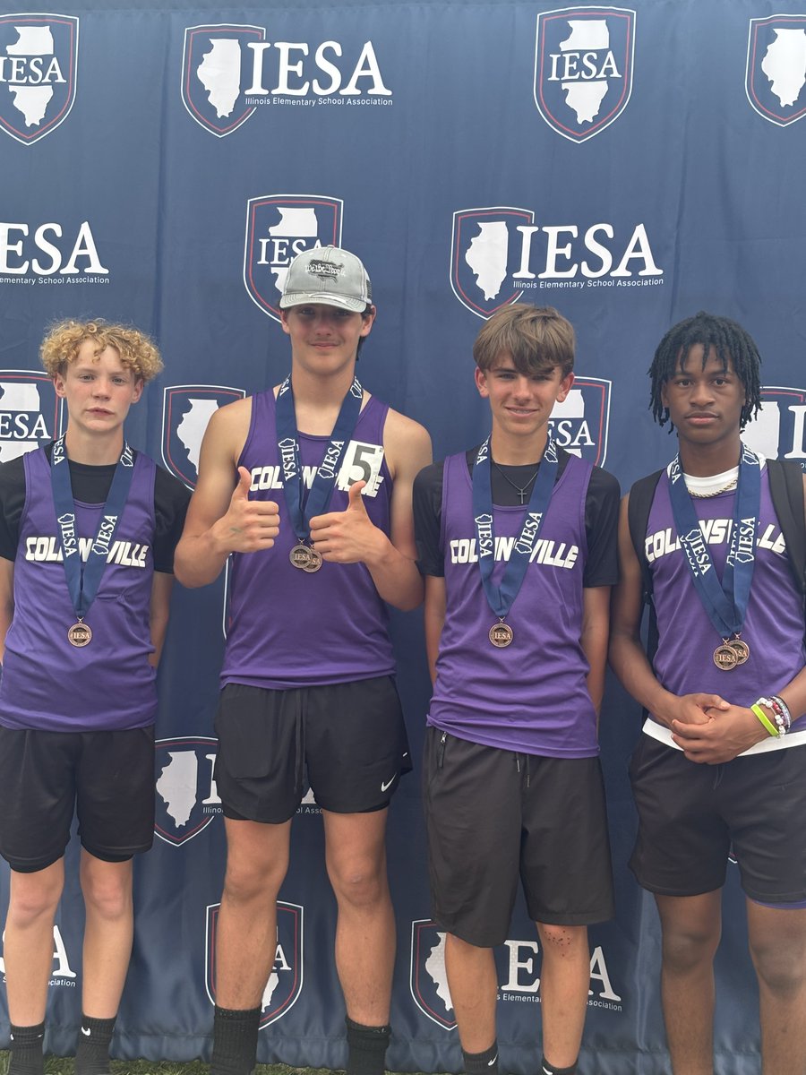 CMStrackfield's tweet photo. Camden Richards, Caiden Dobbs, Henry Buettner and Kayvan Dobbins get 8th place (4:04.33) in 7th grade 4 x 400 relay at the IESA State Track Meet! https://t.co/aAi9f63j5M
