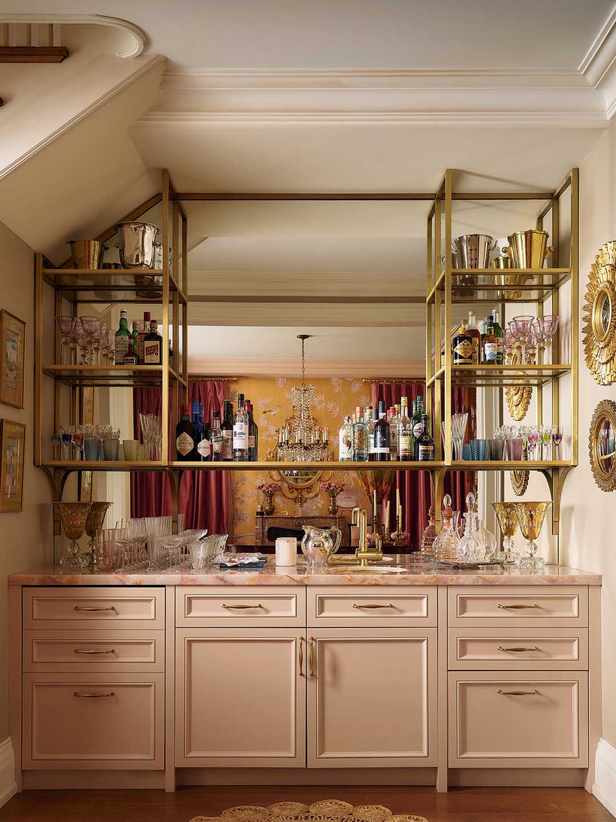 MaisonetDemeure's tweet photo. Le charme des maisons victoriennes, mais version 2026. Cette maison de Toronto revisitée par la designer @katestuartinteriors prouve qu’on peut moderniser une demeure patrimoniale sans lui enlever son âme.  https://t.co/mfMWQae6rl

 @patrickbiller
 @tomdesigncollective https://t.co/lFsuSF1Rev