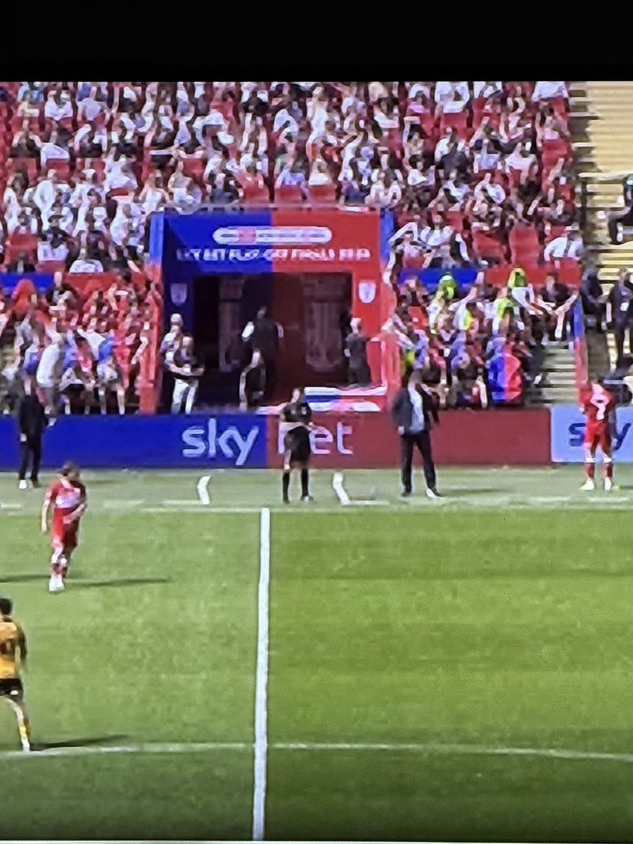 JordanCufflin's tweet photo. Who the fuck marked out the lines for the dugouts 🤦🏼‍♂️ https://t.co/ayM6a18aIL