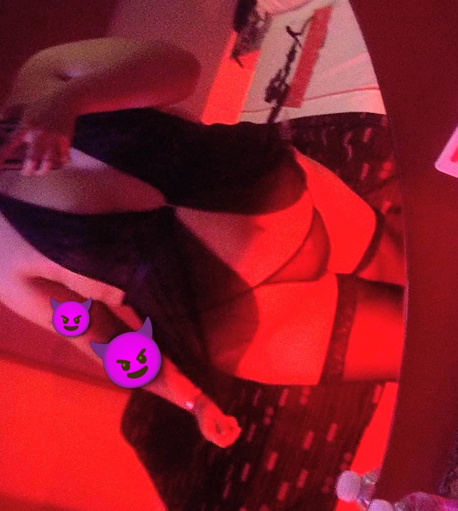 🍑 hotwife curve 🍑 tweet media