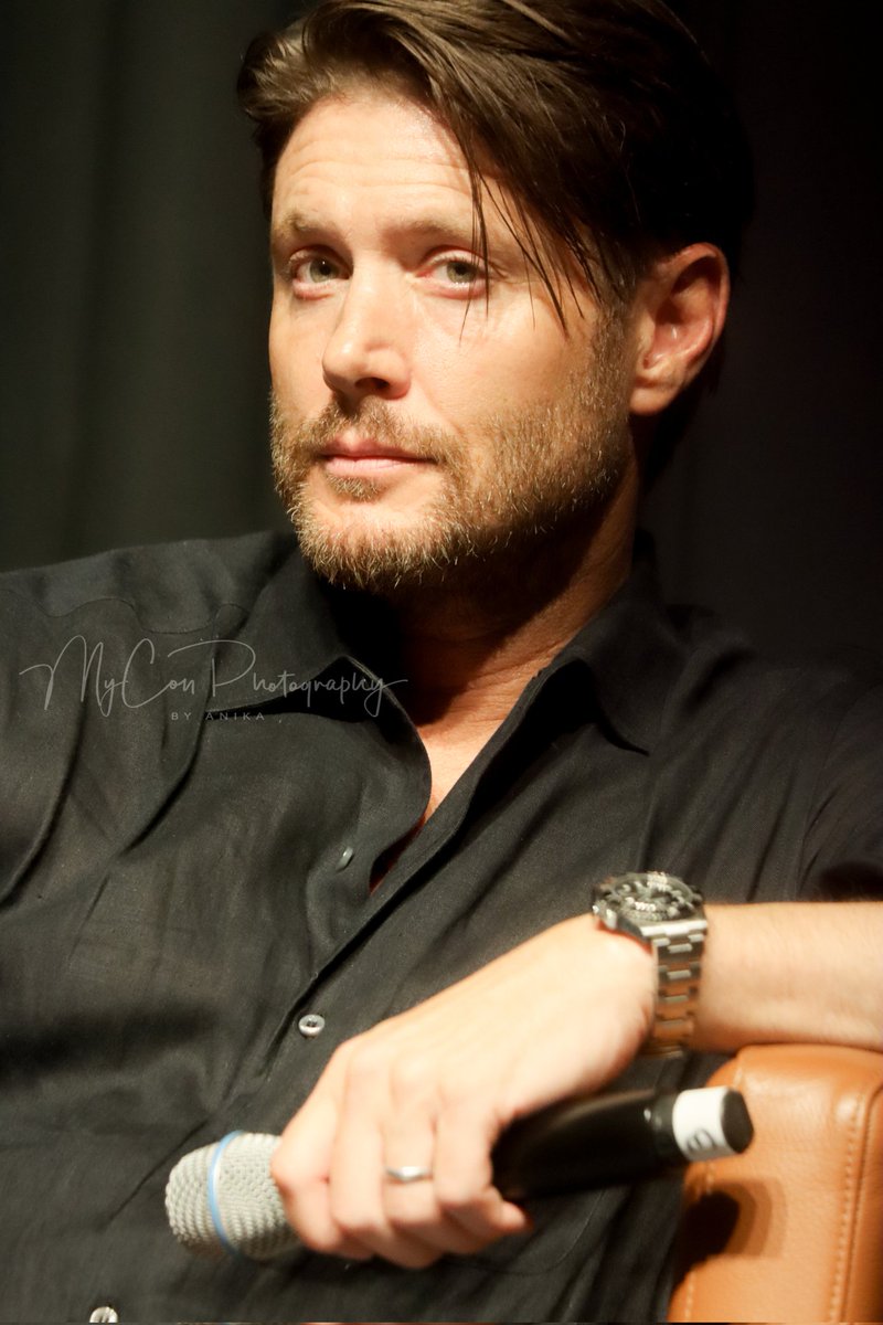 myconphoto's tweet photo. Jensen at #PurCon10 😏
Düsseldorf, Germany 

#jensenackles #voughtrising #theboys #supernatural https://t.co/NpbYqYruKJ