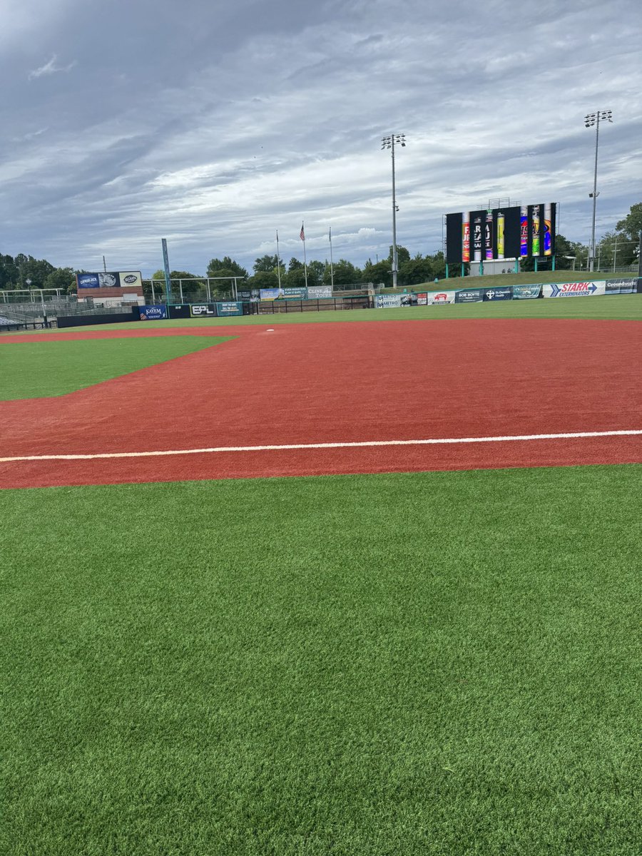 bshields0244's tweet photo. And just like that the 2025-2026 high school athletic season is in the books. It was a grind but it was a lot of fun. Hoped you enjoyed the coverage. We will do it all over again in August. 🏈🏐⚽️🏀🎾🥎⚾️🤙🏻🤙🏻 https://t.co/T4aP1mCXmo