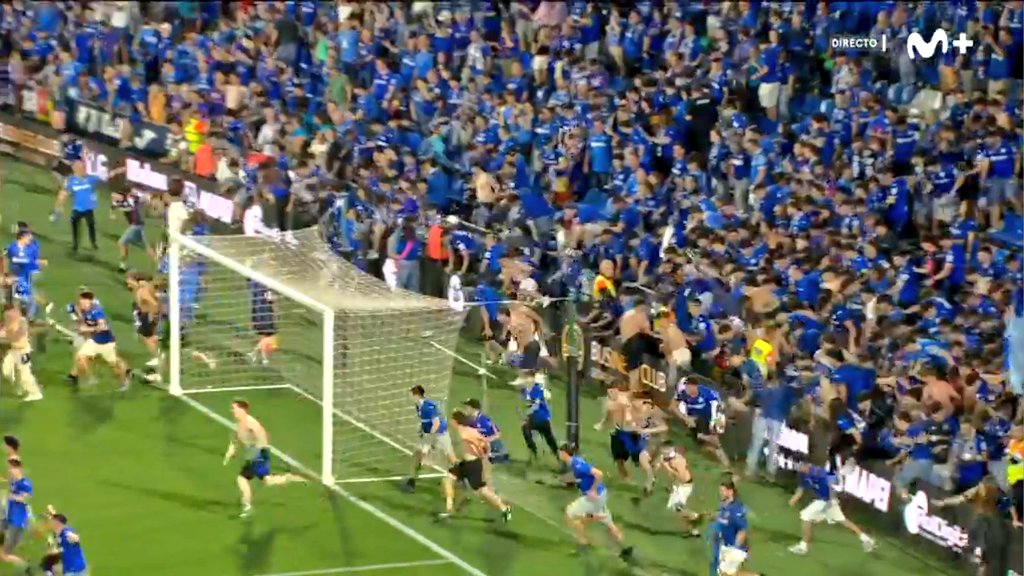 AmaroJonay's tweet photo. Sé que el Getafe ha tenido algún pico alto de su masa social, pero el gran mérito de Bordalás es conseguir esa fidelidad por el Getafe. 

A través de su figura, ha aumentado el sentimiento por este club. Dos etapas donde ha metido adrenalina en la afición azulona. 

Meritorio. https://t.co/ZyYZUDZ8aS