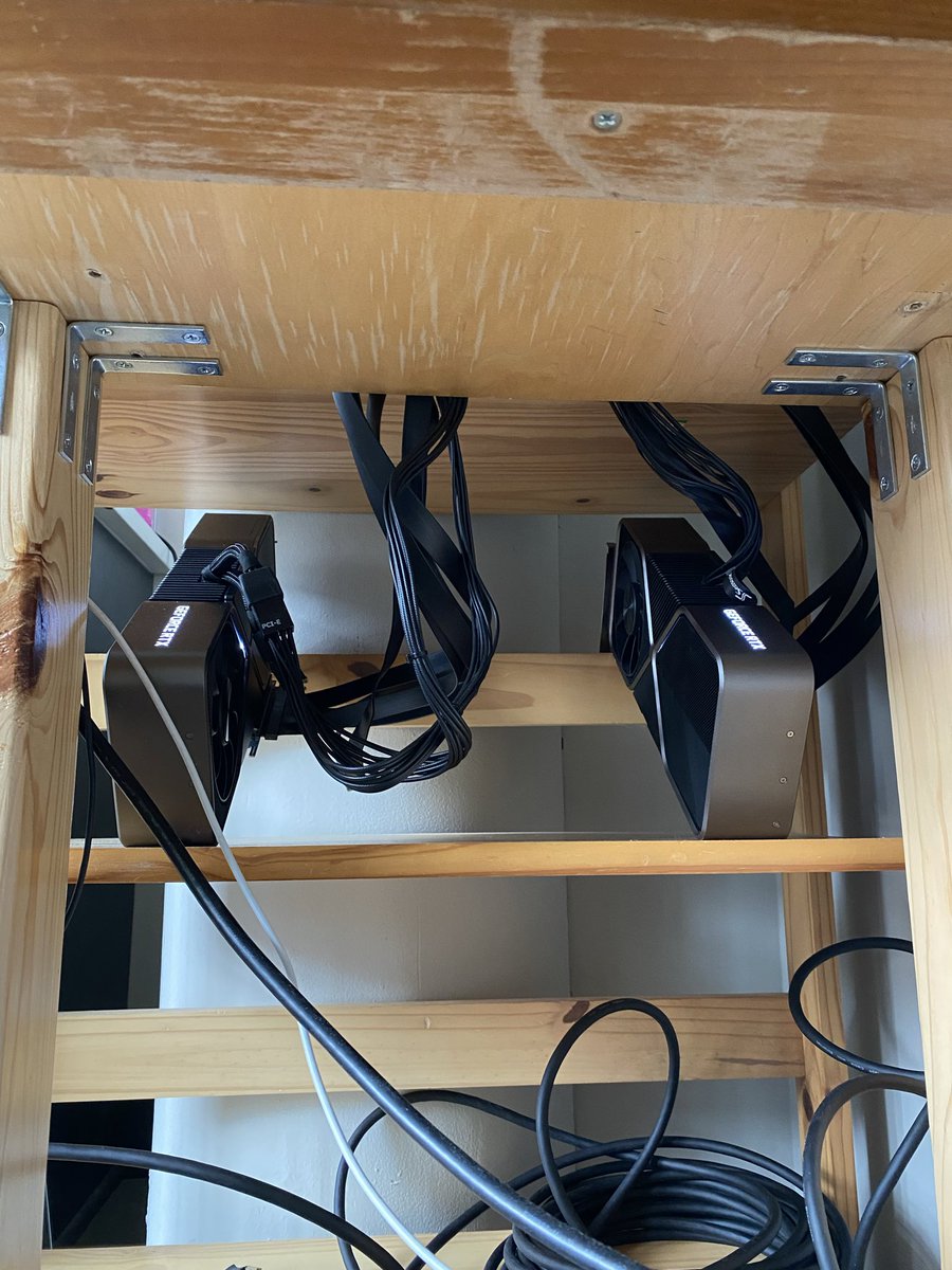 ryanpirl's tweet photo. The new home setup (3x3090s) 😄 https://t.co/F4kHT2eVPz