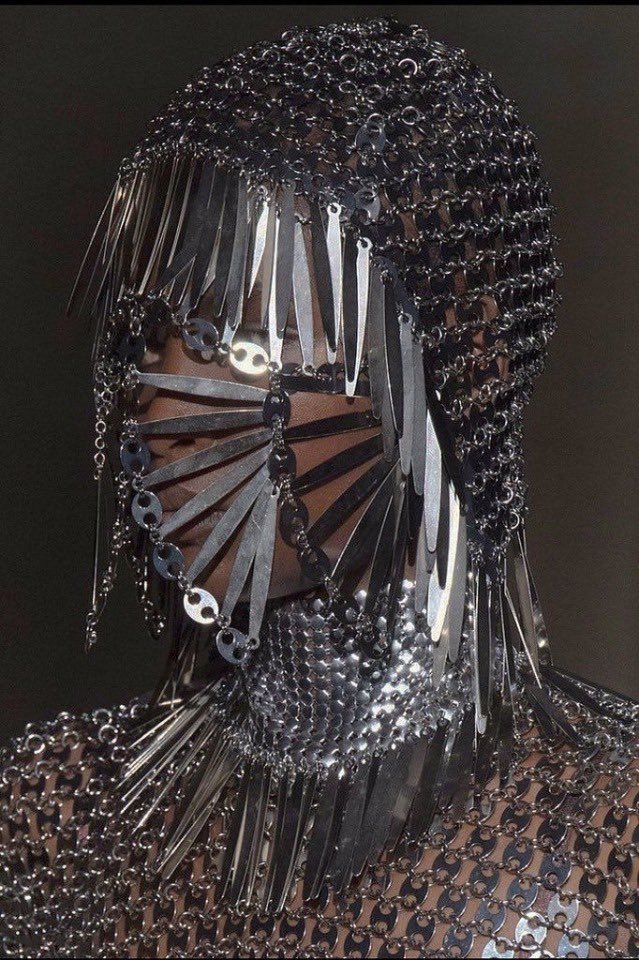 solisolsoli's tweet photo. Paco Rabanne RTW Fall 2020 https://t.co/1rsNc7ziwo