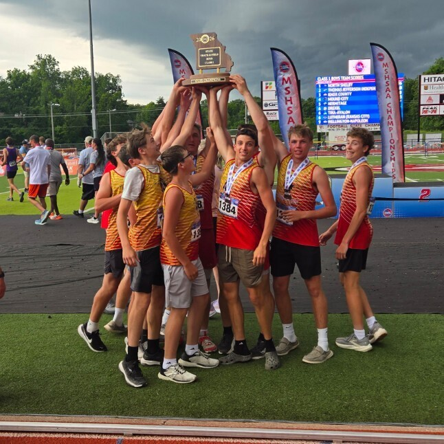 NorthShelbyHS's tweet photo. STATE CHAMPIONS!
Our North Shelby Raider Boys Track Team are the Class 1 State Champions!
#WeAreNS #IAmARaider https://t.co/umVOB9Lvqc