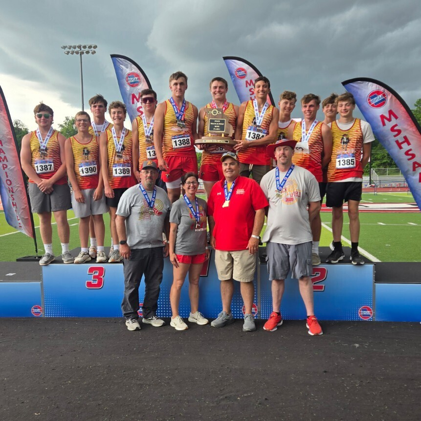 NorthShelbyHS's tweet photo. STATE CHAMPIONS!
Our North Shelby Raider Boys Track Team are the Class 1 State Champions!
#WeAreNS #IAmARaider https://t.co/umVOB9Lvqc