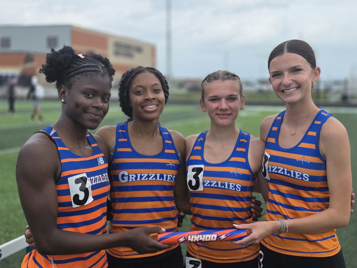 NPGrizzliesTF's tweet photo. Joss, Holly, Gabby &amp; Faith (4x400m) wins with a season's best time of 3:58.93 and advances to the state meet. #C5S2 https://t.co/ODbTnbjzaD
