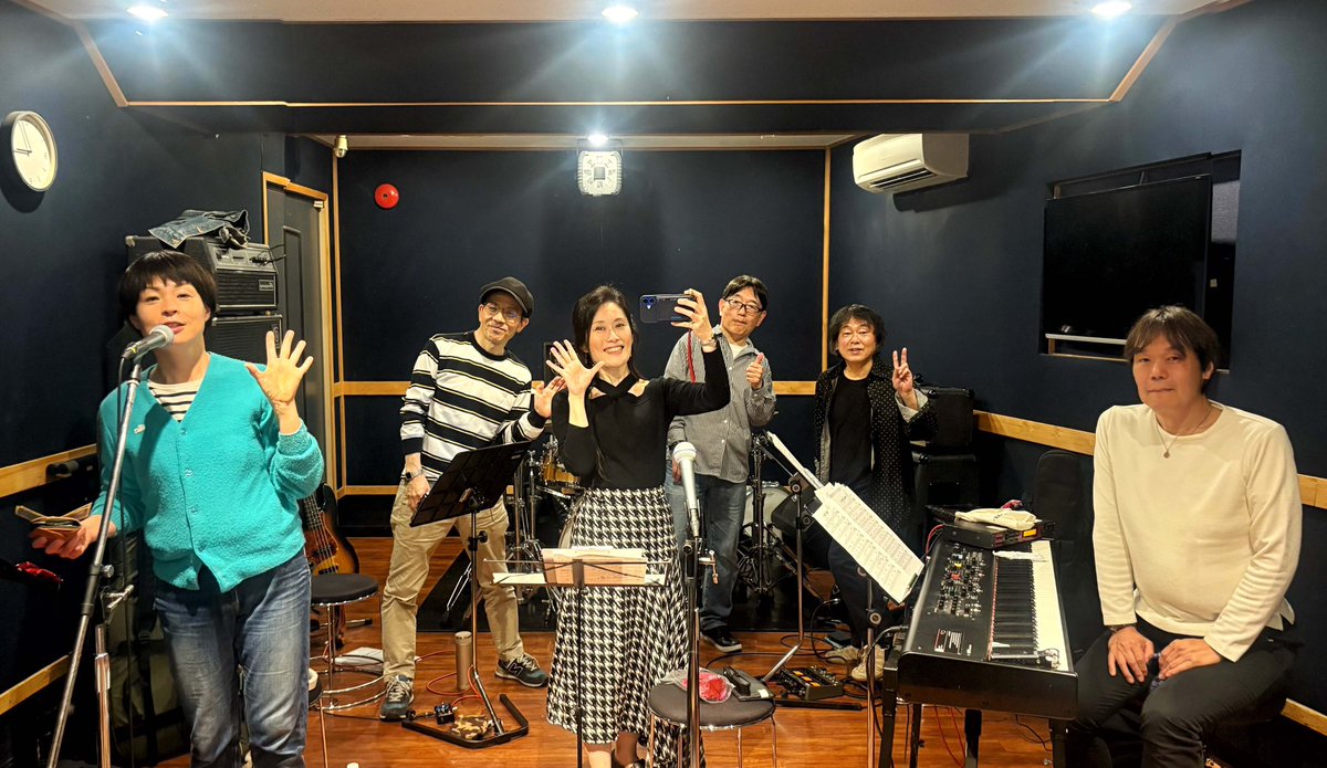 BlueMinor2017's tweet photo. 昨日は7月25日（土）吉祥寺MANDA-LA2ライブに向けてのBlueMinorリハ@初台ノアでした♬蔵出し新曲2曲も何とかまとまって来て、ライブでには披露出来そうな感じです。  ※ライブの御予約はバンドメンバーまで。 イベントページはこちら↓ https://t.co/hWmvMUkEdv https://t.co/I009fPljjV