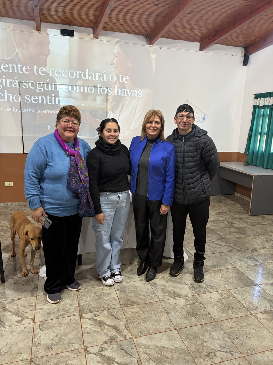 Carlota_PRO's tweet photo. Hoy visité San Carlos 🚗seguimos recorriendo la provincia con el taller “Emprender es Conversar” ✍️ #RutadelasIdeas https://t.co/dBtGC0bOpU