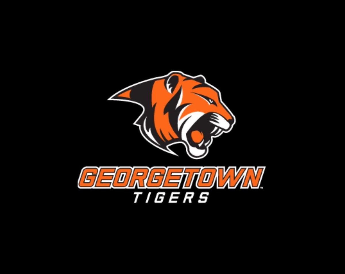 collins4264's tweet photo. Got some great reps today at the @Gtown_Football camp and got better. Had a great time meeting all the coaches and players!!
@JohnPerin 
@CoachDuncan39 
@CalebCorrill 
@Ryle_Football https://t.co/OqmUw9vORT