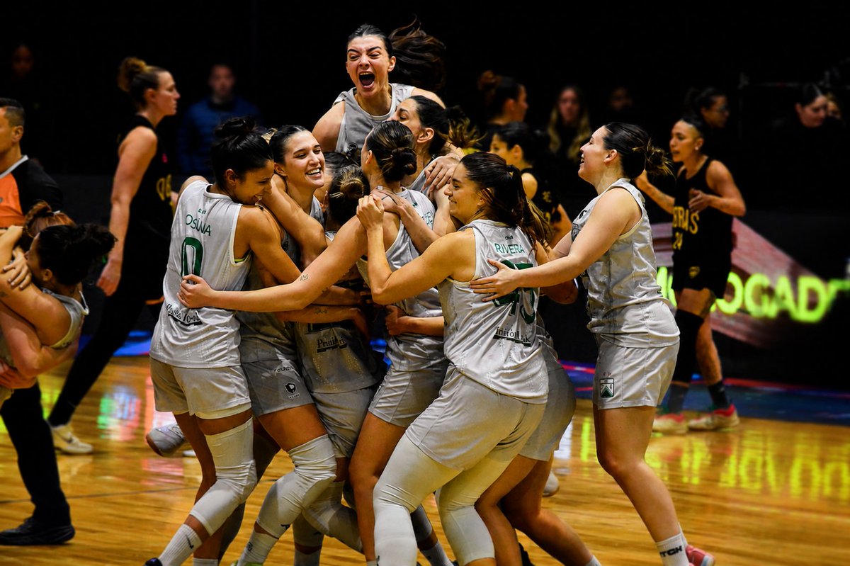 energia_verde's tweet photo. TRICAMPEONAS !!!

¡¡¡ Ferro se consagró nuevamente campeón de la Liga Femenina de Básquet tras vencer a Obras 75-69 !!! https://t.co/LfLqcut02p