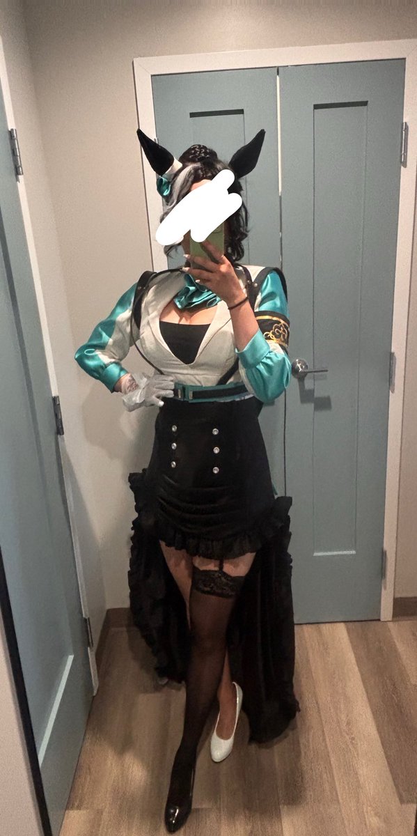 junglespocket's tweet photo. I wore my Mejiro Ramonu cosplay at AN today! Terrible weather so no good photos but I’m proud of how it turned out. I’ll be making improvements!! Thank you to everyone who took photos and complimented me! The uma shoot was so fun. 🐎 https://t.co/p3wXhgV3nq