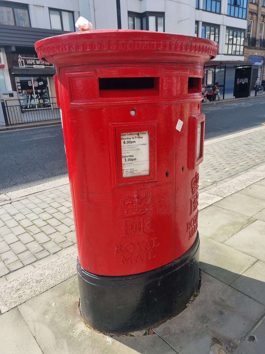 _Goblin's tweet photo. Out and about in Sunderland today.  Two postboxes from Fawcett Street and Park Lane.  #postboxsaturday #postbox https://t.co/NJMUQJPmv2