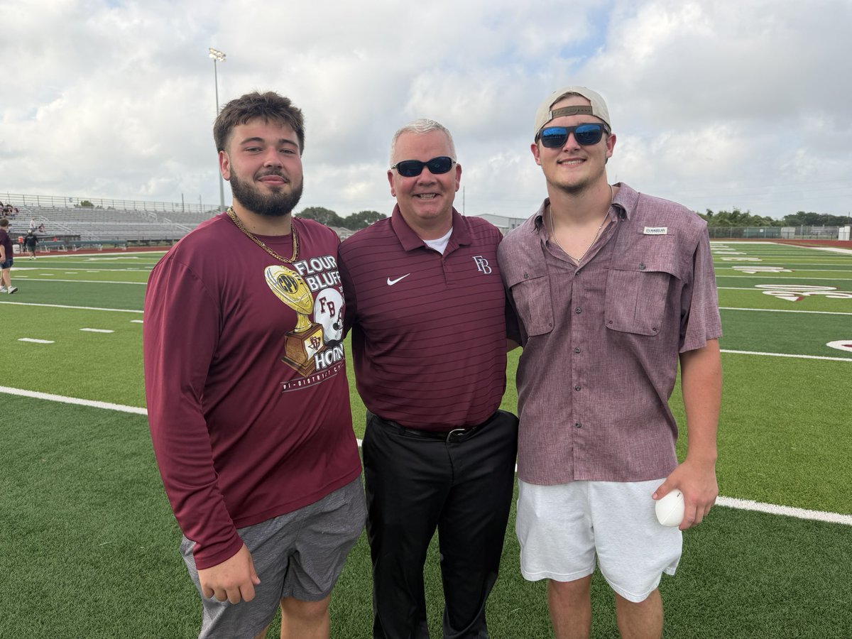 ChrisSteinbruck's tweet photo. Congratulations to @FBswarmfootball Hornet Seniors Matthew Howard and Connor Davis on receiving the Coach Ron (Capt) Rodgers Memorial Scholarship.  Capt dedicated 47 years to teaching and coaching! https://t.co/oqEWqjpcT5