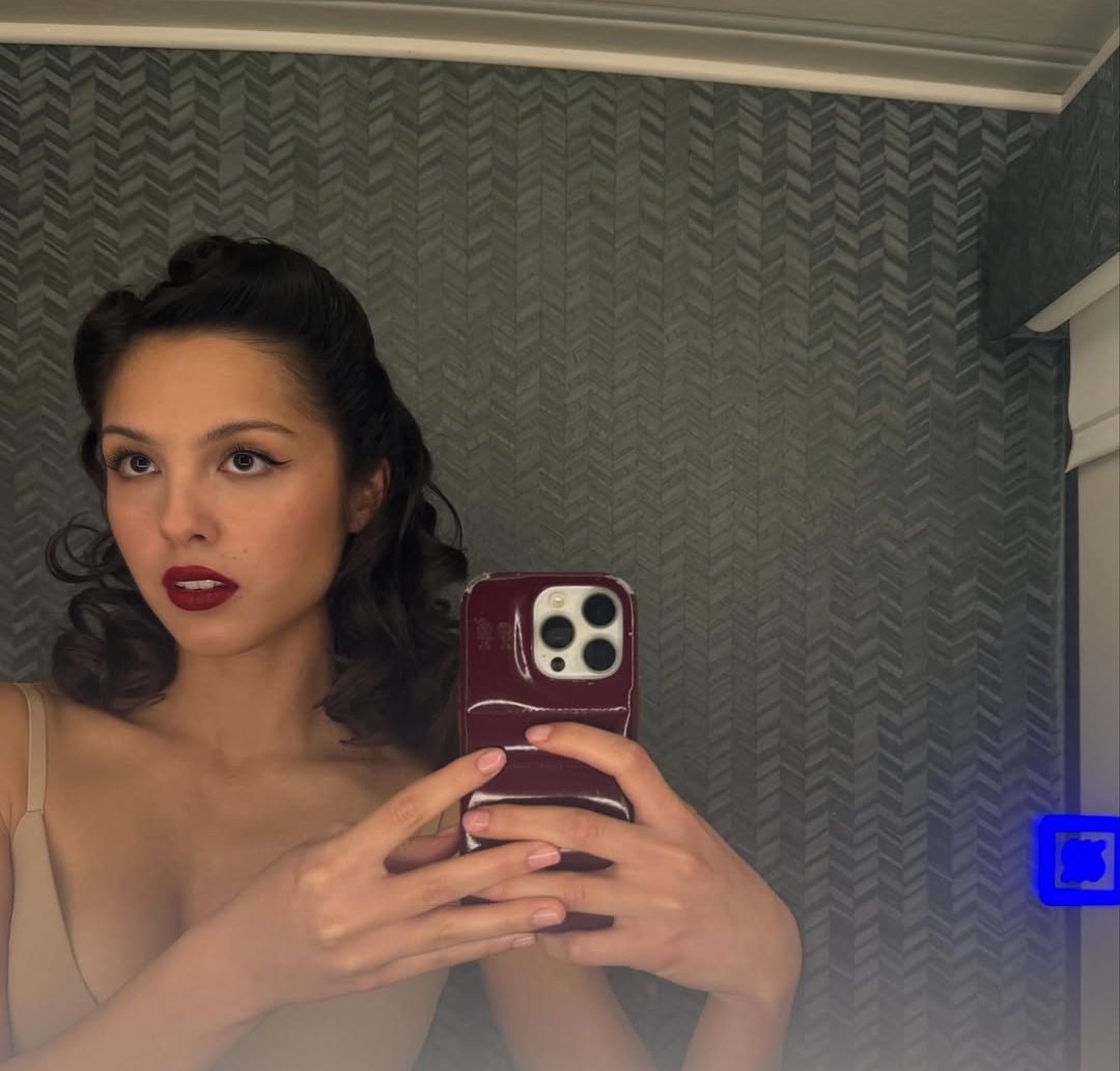 pixelyzd's tweet photo. she's the prettiest person on this world genuinely https://t.co/e98Lu81BtM