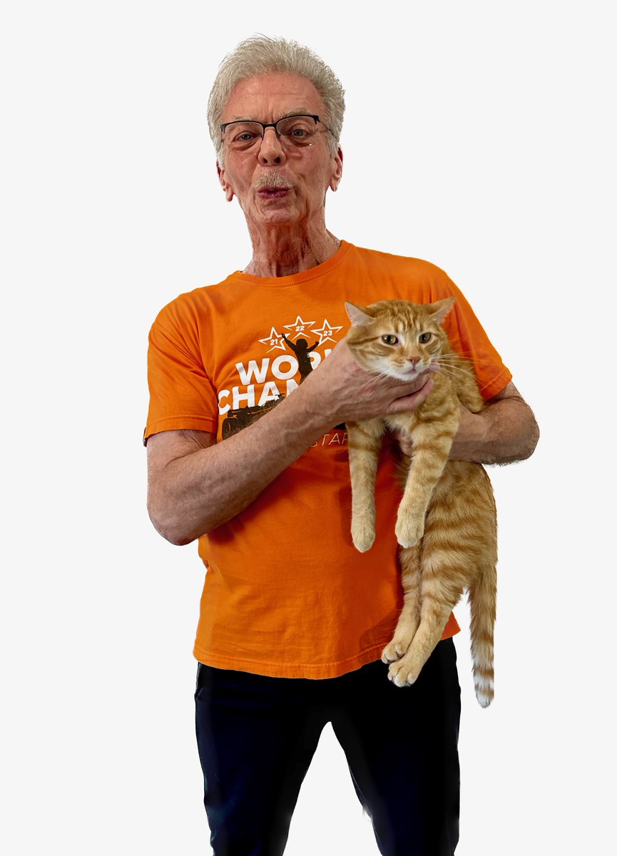 SubduedSnarl's tweet photo. Do not strangulate your cat !😹😹
#Max
#OrangeArmy
#LookAtTheCamera 👀 https://t.co/roaOmCl9Mn