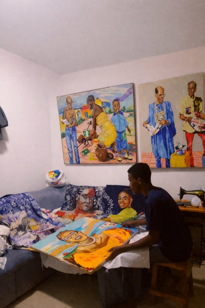 Michealsoji1's tweet photo. Cooking something 👌🌼🧵🧵🖊️Behold me andy embroidery pieces in my  Studio............. 
#michaelsoji1.
Patiently creating.
#embroidery #artㅤ#patience #ContemporaryArt #artist #visualartist #biggestembroideryㅤㅤㅤ https://t.co/QX7TrUqLMG