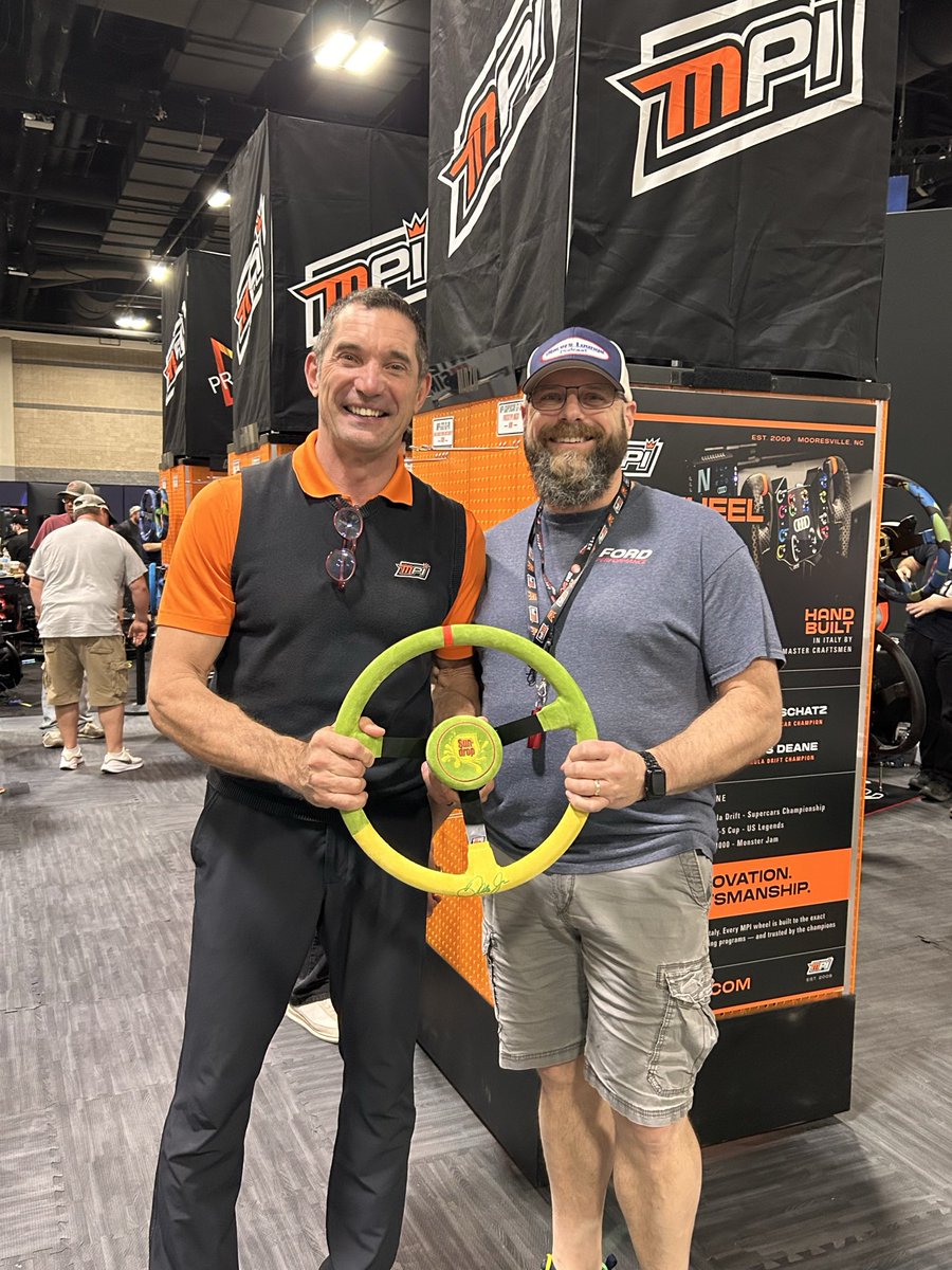 bradwrenn's tweet photo. A big thanks to @maxpapis for spending a few minutes with me today at the @SimRacingExpo @DaleJr https://t.co/W4DCwciSMC