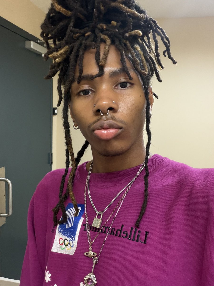 nique tweet media
